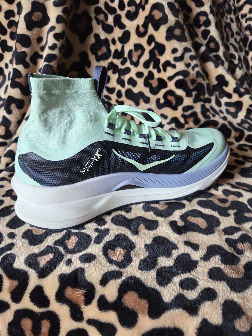Hoka Women's Tecton X3 - Picture 2 of 3